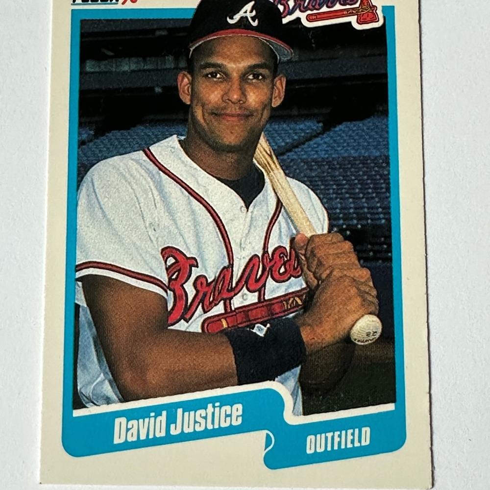 David Justice, Outfield. Atlanta Braves Baseball Trading Card - White/Red/Blue
